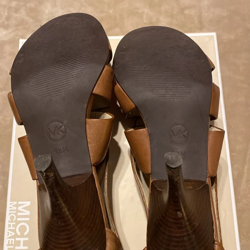 MICHAEL KORS ZOE SANDALS - Picture 6 of 14